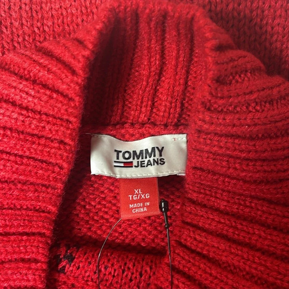 TOMMY HILFIGER
Check Raglan Sleeve Sweater Sz XL(Color Scarlet & Black) NWT - Picture 13 of 16